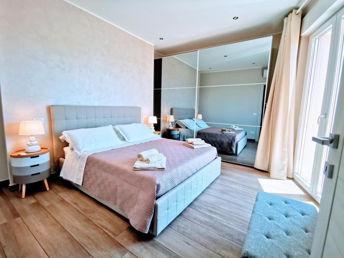 Attico Belvedere Centralissimo Vista Mare Apartman Termoli Kültér fotó