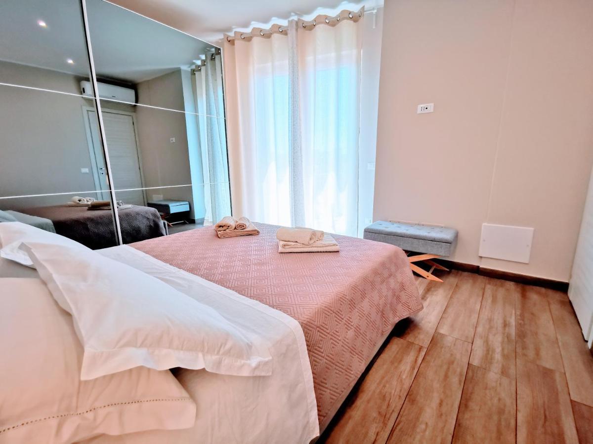 Attico Belvedere Centralissimo Vista Mare Apartman Termoli Kültér fotó